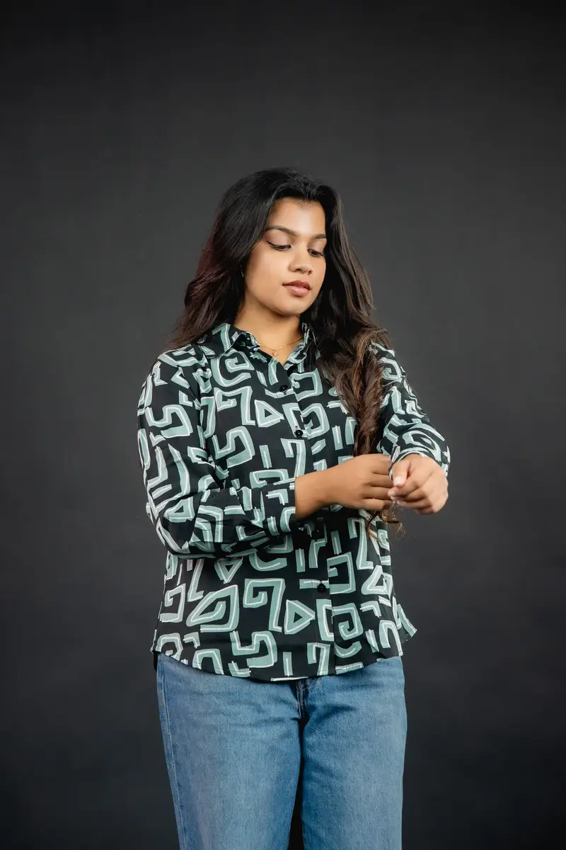 Nomad Print Button-Down alternate 3