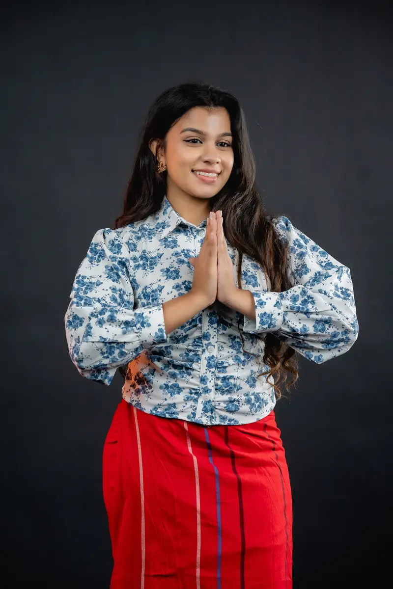 Porcelain Floral Ruched Blouse alternate 2