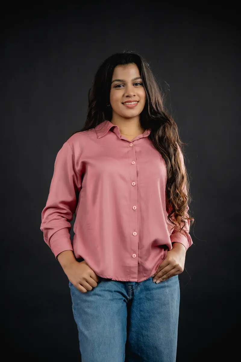 The Everyday Rose Button-Down alternate 3